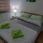 Stan Na Dan Mb Istocno Sarajevo Daire *