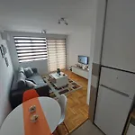Daire Stan Na Dan Mb Istocno Sarajevo Lukavica