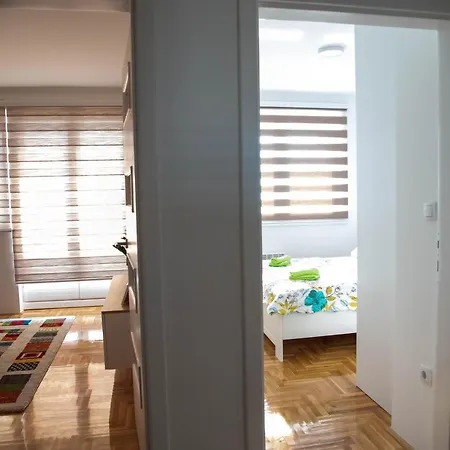 Stan Na Dan Mb Istocno Sarajevo Lejlighed *