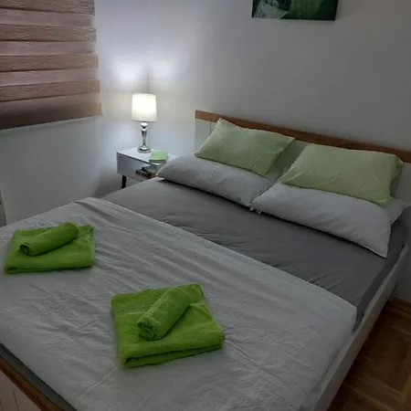 Stan Na Dan Mb Istocno Sarajevo Apartamento *