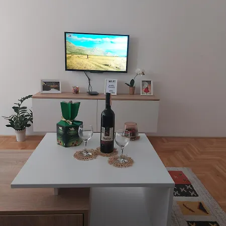 Stan Na Dan Mb Istocno Sarajevo Apartamento